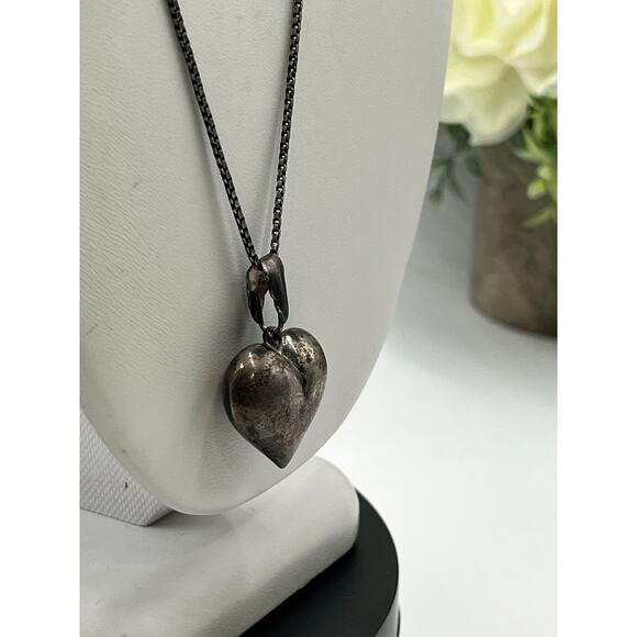 Vintage Oxidized Sterling Silver 3D Puffy Heart Pendant Box Chain Necklace - Picture 2 of 10